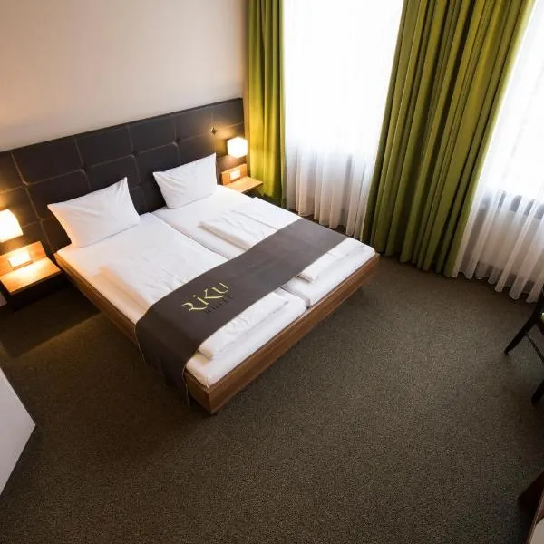 RiKu HOTEL Neu-Ulm, hotel u gradu Noj-Ulm