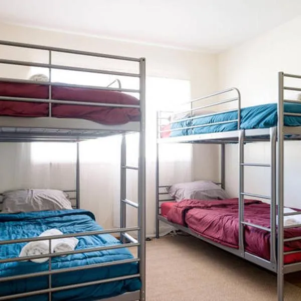 Hostel Style Shared Room, hotel v destinaci Daly City
