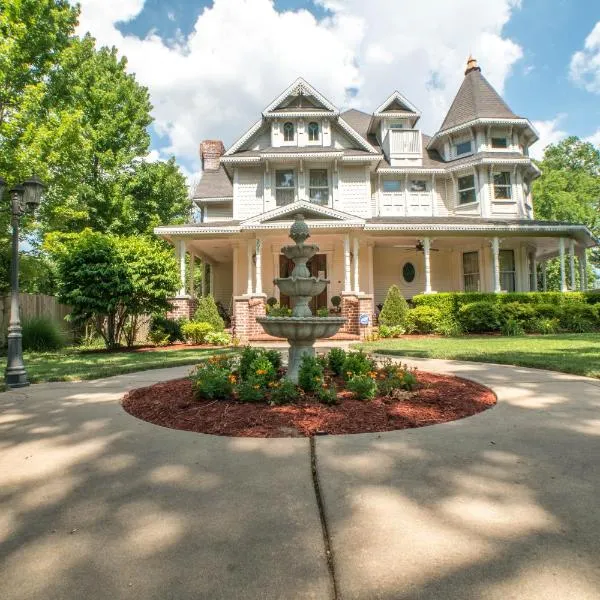 The Victoria Bed & Breakfast, Hotel in Bentonville