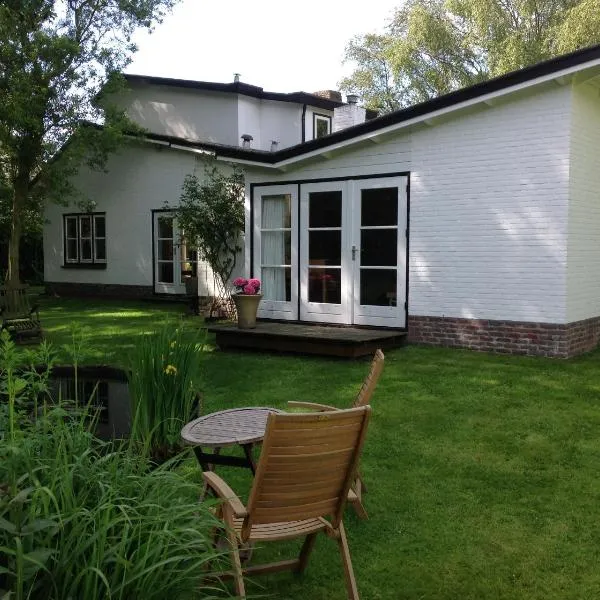 B & Coffee de Ark, hotel in Den Burg