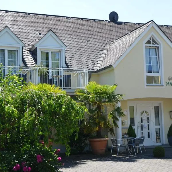 Gästehaus Alt Mehring, hotel v destinaci Mehring
