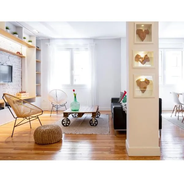 GREAT LOCATION & 130m2! Guggenheim & Parking, hotel in Bilbao