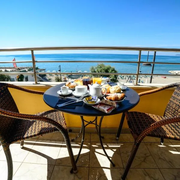 Hotel Panoramico, hotel v destinaci Scauri