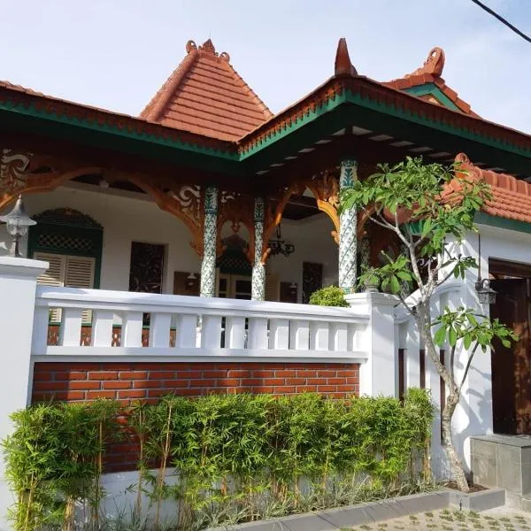 Rumah Jawa Guest House (Syariah), hotel in Yogyakarta