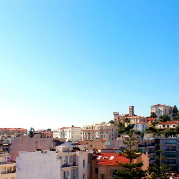 Cosy - Negresco - AC - 5 min walk to Beach, hotel em Nice