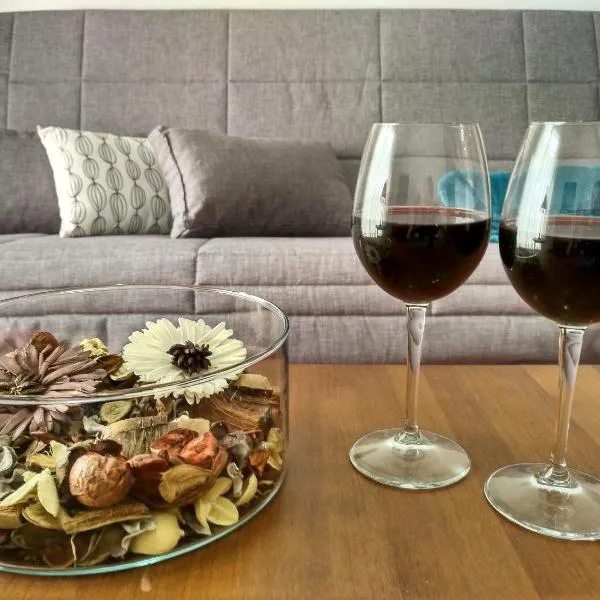 Apartamentos Isora, מלון בפרונטרה
