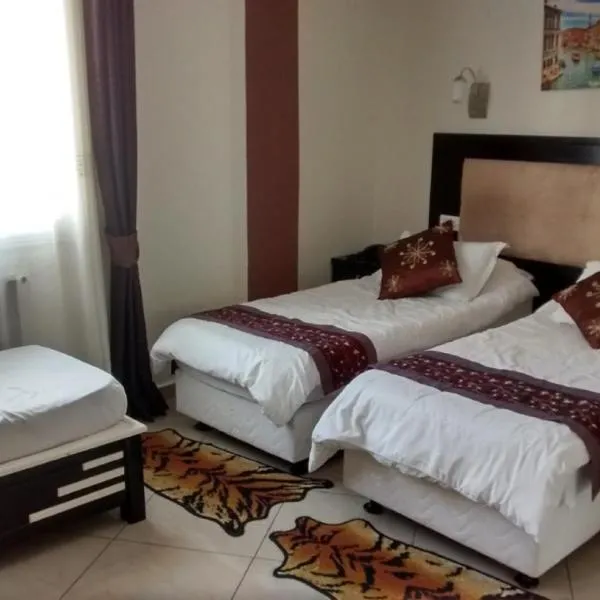 LES 2 HORLOGES, hotel in Oran