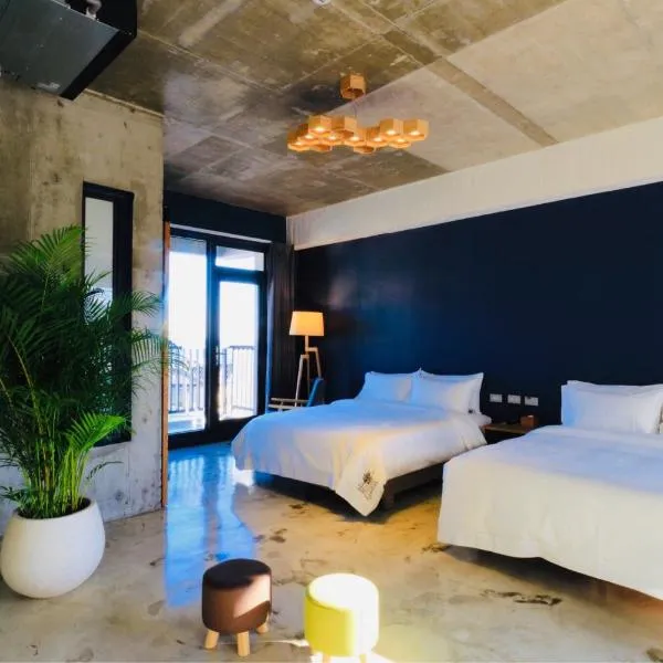 Come Sit Hostel, hotel v destinaci Dahan