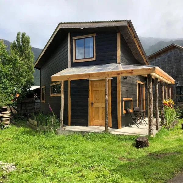 Cabanas Senderos Puyuhuapi, hotel in Puerto Puyuhuapi