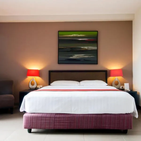 100 Sunset Kuta Hotel & Ballroom，位于库塔的酒店