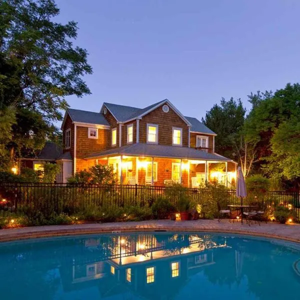 Sunflower Hill Inn、モアブのホテル