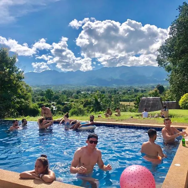 Pai circus hostel, Hotel in Pai