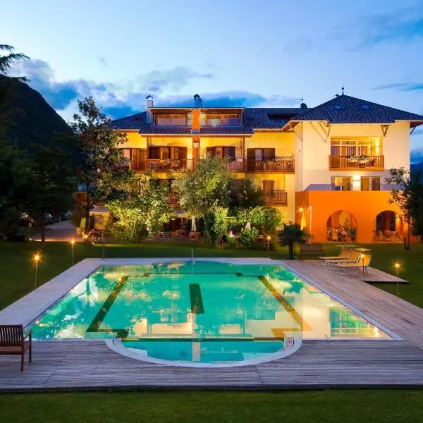 Hotel Weingut Klosterhof, hotel v destinaci Caldaro
