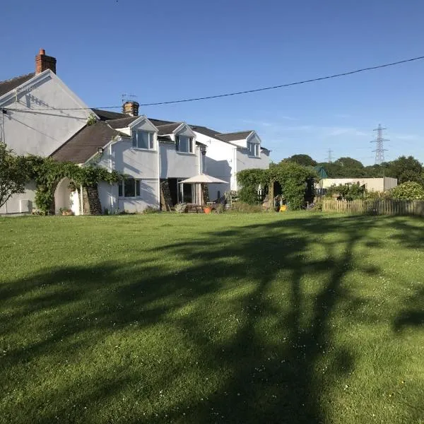 Brynawel Farm B&B, Hotel in Pontlliw