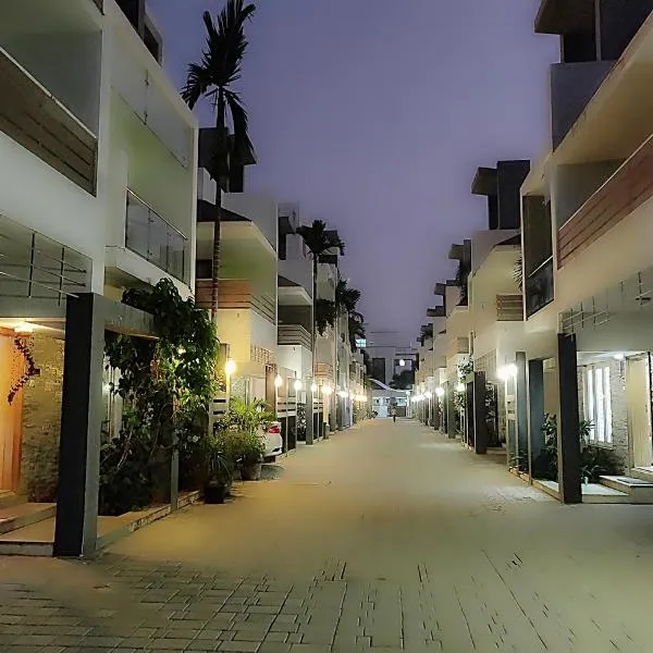 Swarna Sudarshan Service Apartments Sholinganallur, hotel in Chennai