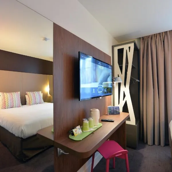 CAMPANILE PARIS - Clichy Centre, hotel a Clichy
