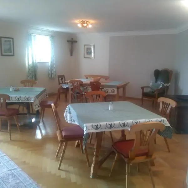 Attersee Gartenvilla, hotel i Nussdorf am Attersee