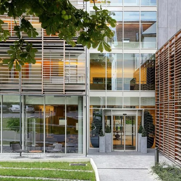 Best Western Plus Paris Meudon Ermitage, hôtel à Meudon