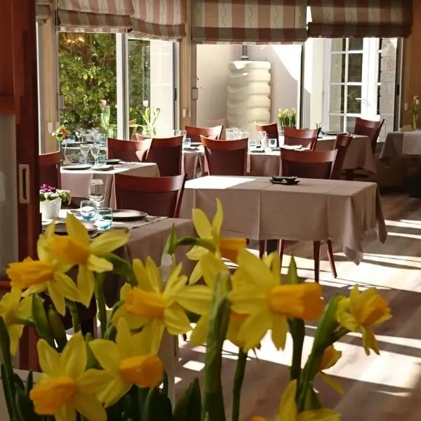 Logis Hotel Belle-Vue, khách sạn ở Fouesnant