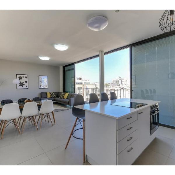 Luxury 2Bedroom brand new apt Carlton Hotel