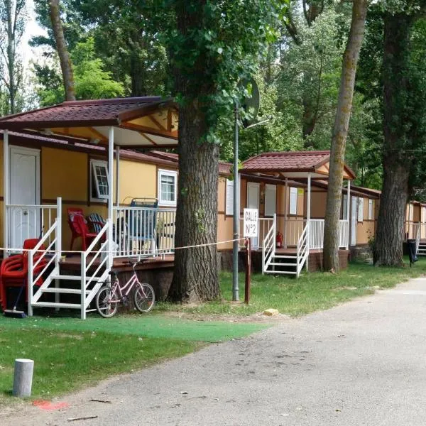Camping Fuentes Blancas، فندق في برغش