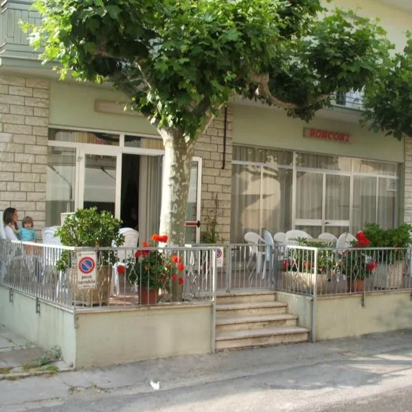 荣科尼酒店，位于里米尼的酒店