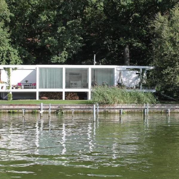 Marina Hausboote und Seelodge, hotel v Berlíně