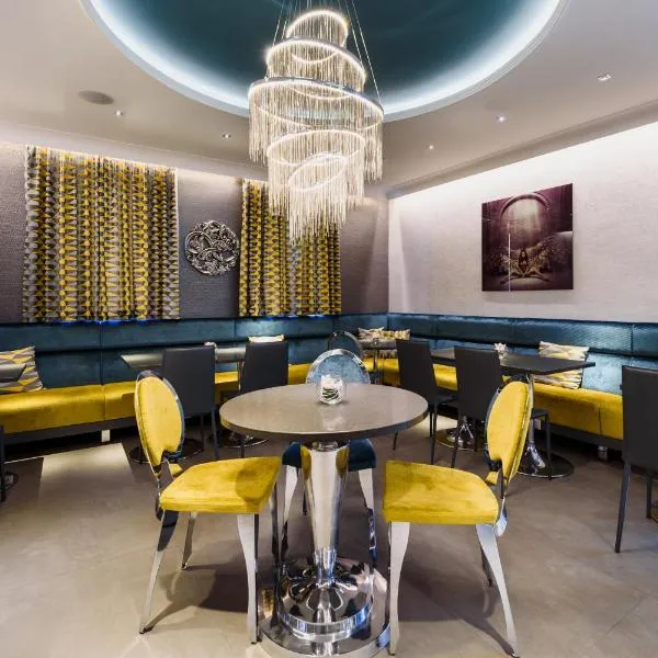 RQ Boutique & Unique Hotel, hotel v Győru
