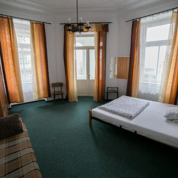 Apartment Kahoun, hotel di Prague