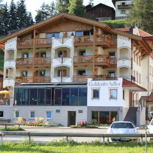 Hotel Goldener Adler, ξενοδοχείο σε Curon Venosta