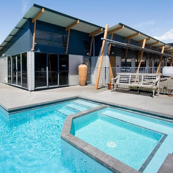 Beach House Motel, hotel in Papamoa