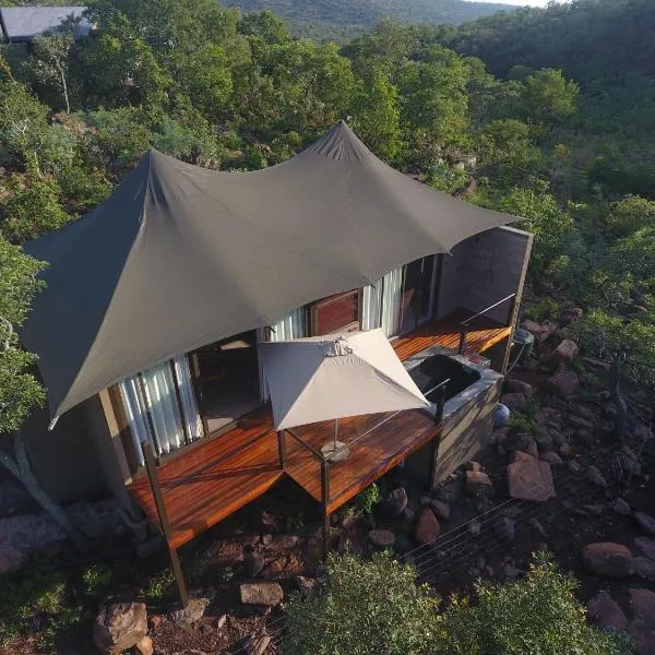 Inzalo Safari Lodge, hotel in Welgevonden Game Reserve