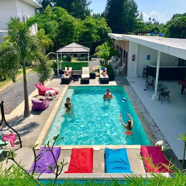 Samui Backpacker Hotel, hotel di Bangrak Beach