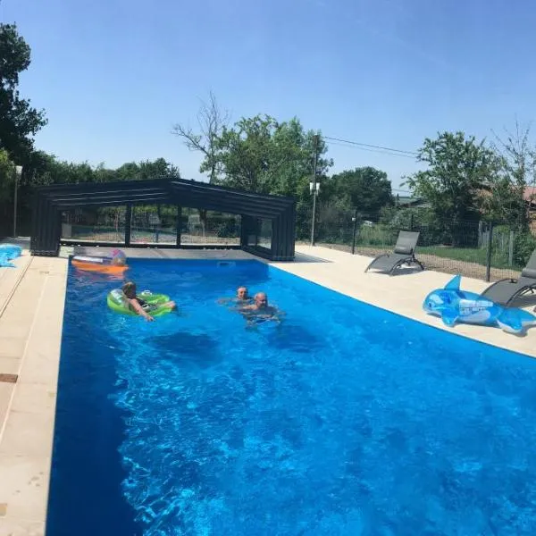 Alaguyauder le KOTA、Châtillon-sur-Brouéのホテル