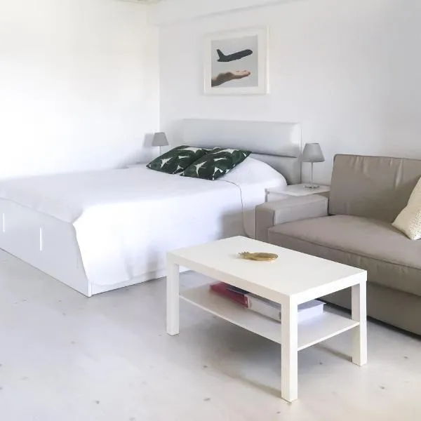 Airport Residence - Across from Otopeni Airport, hotel di Otopeni