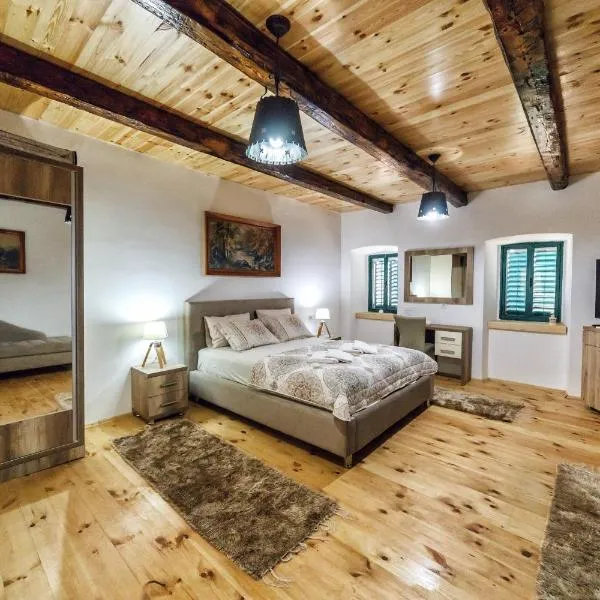 Apartments "Old house Pajovic", hotel v destinaci Virpazar