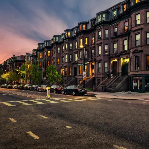 Beautiful 2Bedroom in the South End Boston - Ground Level Unit, hotel in Boston