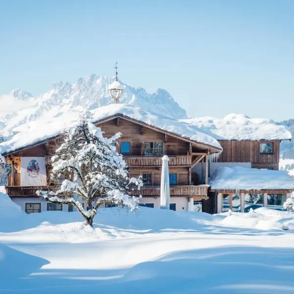 Farm Hotel Chalet Grosslehen, hotel v destinaci Fieberbrunn