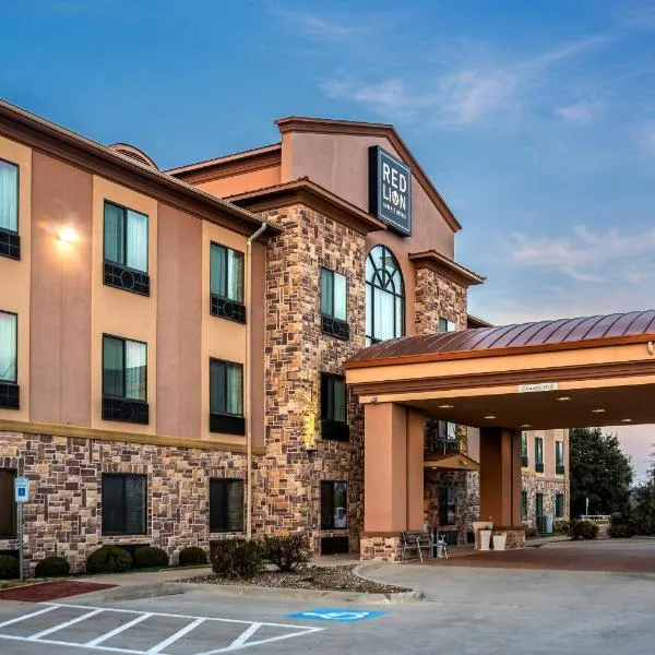 Red Lion Inn & Suites Mineral Wells, hotel in Mineral Wells
