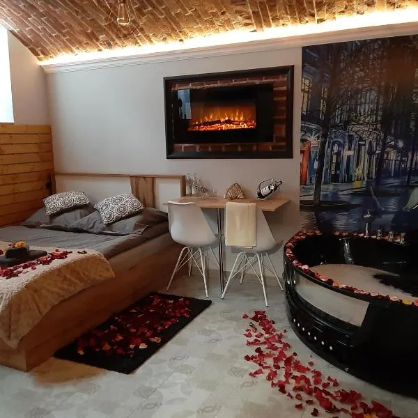 UNDERGROUND Jacuzzi Rooms, hotel a Cracovia