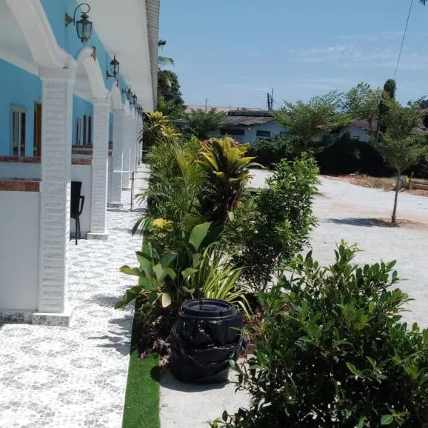 Mazza Nur Motel, готель у місті Пантай-Ченанг