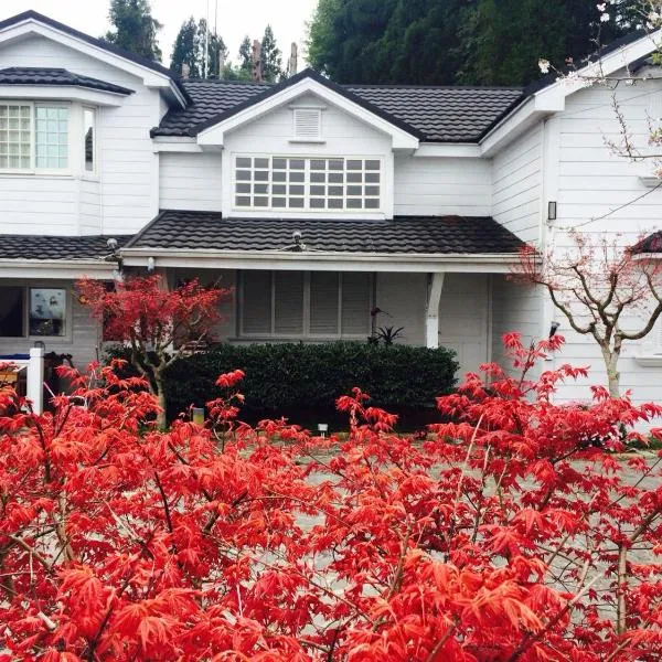 He Feng Homestay, hotel in Hualing