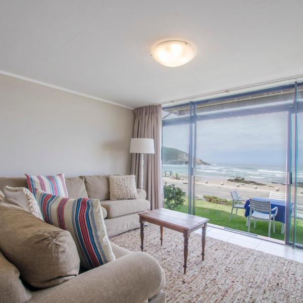 Herolds Bay Accommodation - Hiers Ons Weer Downstairs