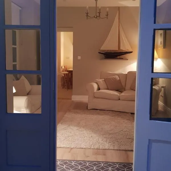 The Coach House Douglas, hotel v destinaci Cork