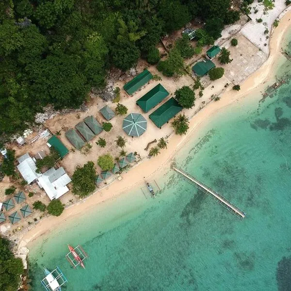 Se San Beach Resort-Isla de Gigantes, hôtel à Carles