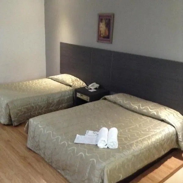 Purnama Hotel, hotel in Limbang