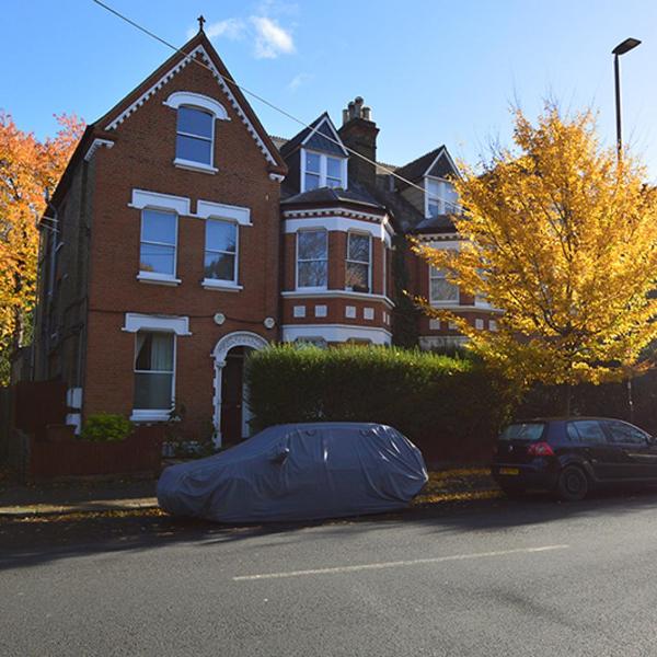 2 bedroom top floor flat, West Dulwich FREE STREET PARKING