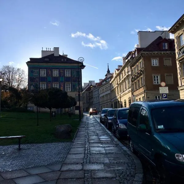 Przytulny apartament przy Barbakanie、ワルシャワのホテル
