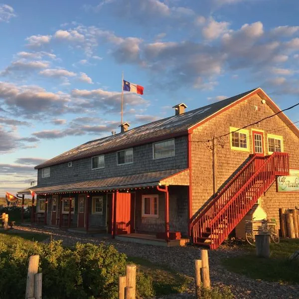 Auberge Café Acadien, hotel v destinaci Bonaventure