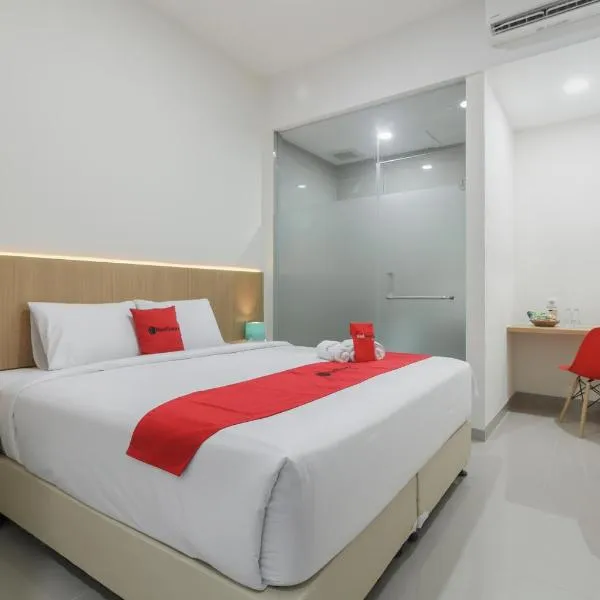 RedDoorz near Mall SKA Pekanbaru, khách sạn ở Pekanbaru